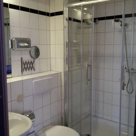 阿舍尔斯莱城市酒店 3*